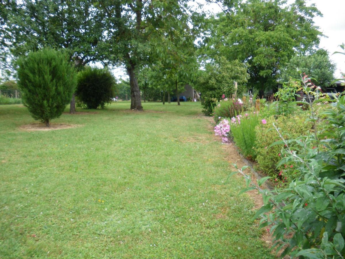 Gîte CLIMATISE les althéas Lanquais Exterior foto