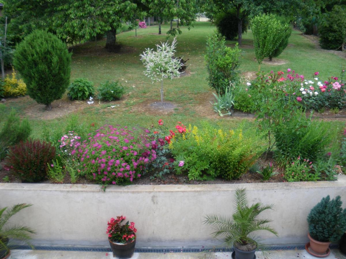 Gîte CLIMATISE les althéas Lanquais Exterior foto